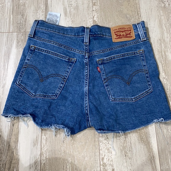 Levi’s Shorts - Picture 2 of 2
